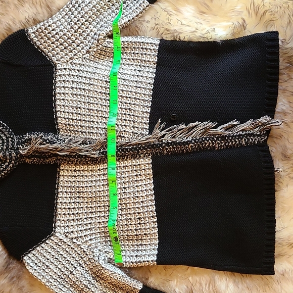 Sweater - Picture 13 of 13